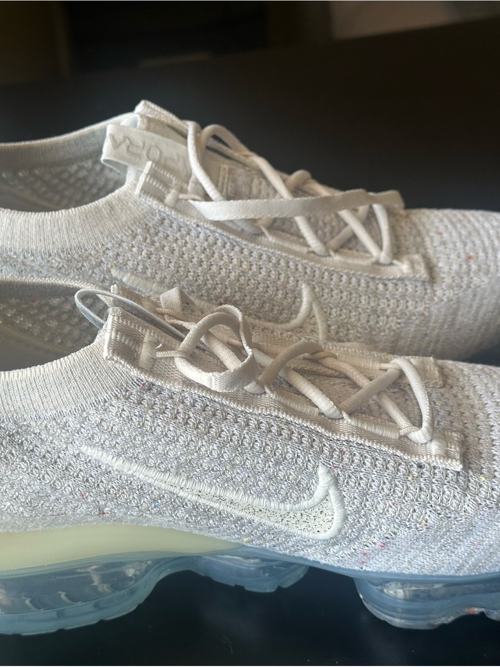 Nike Air Vapormax Flyknit women’s 8.5 - Picture 2 of 16